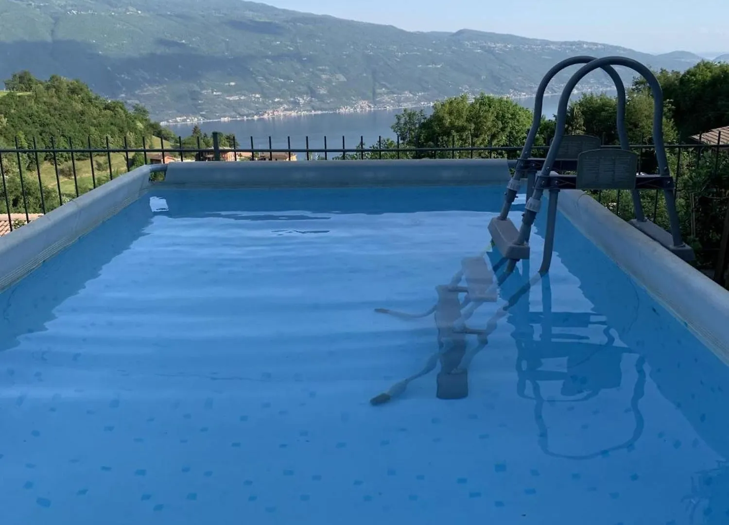Ferienhaus Mit Seeblick Und Garten, Pool In Ruhiger Lage Von Tignale Am Gardasee 0*,  Italia